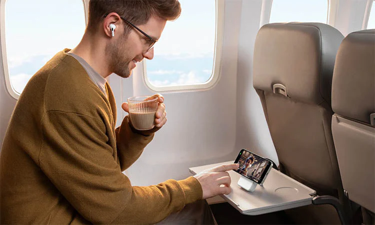 Managing your phone battery on long flights